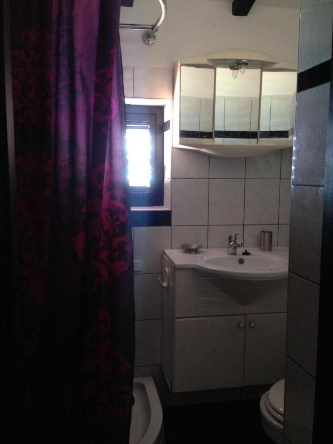 Baska Apartment-Studio Fiorino Экстерьер фото